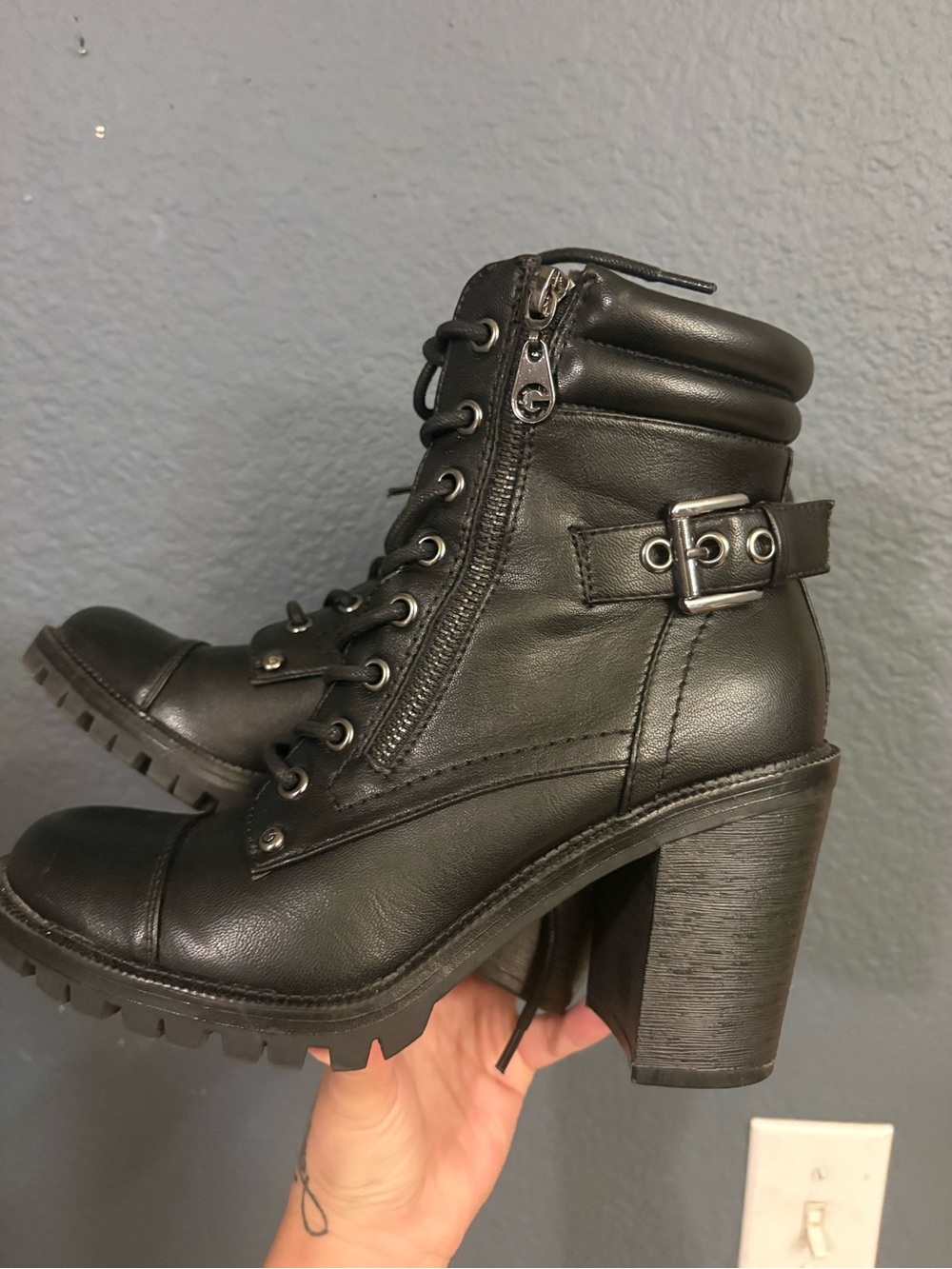 Guess Black Lace-Up Chunky Heel Ankle Boots Sz 7.5